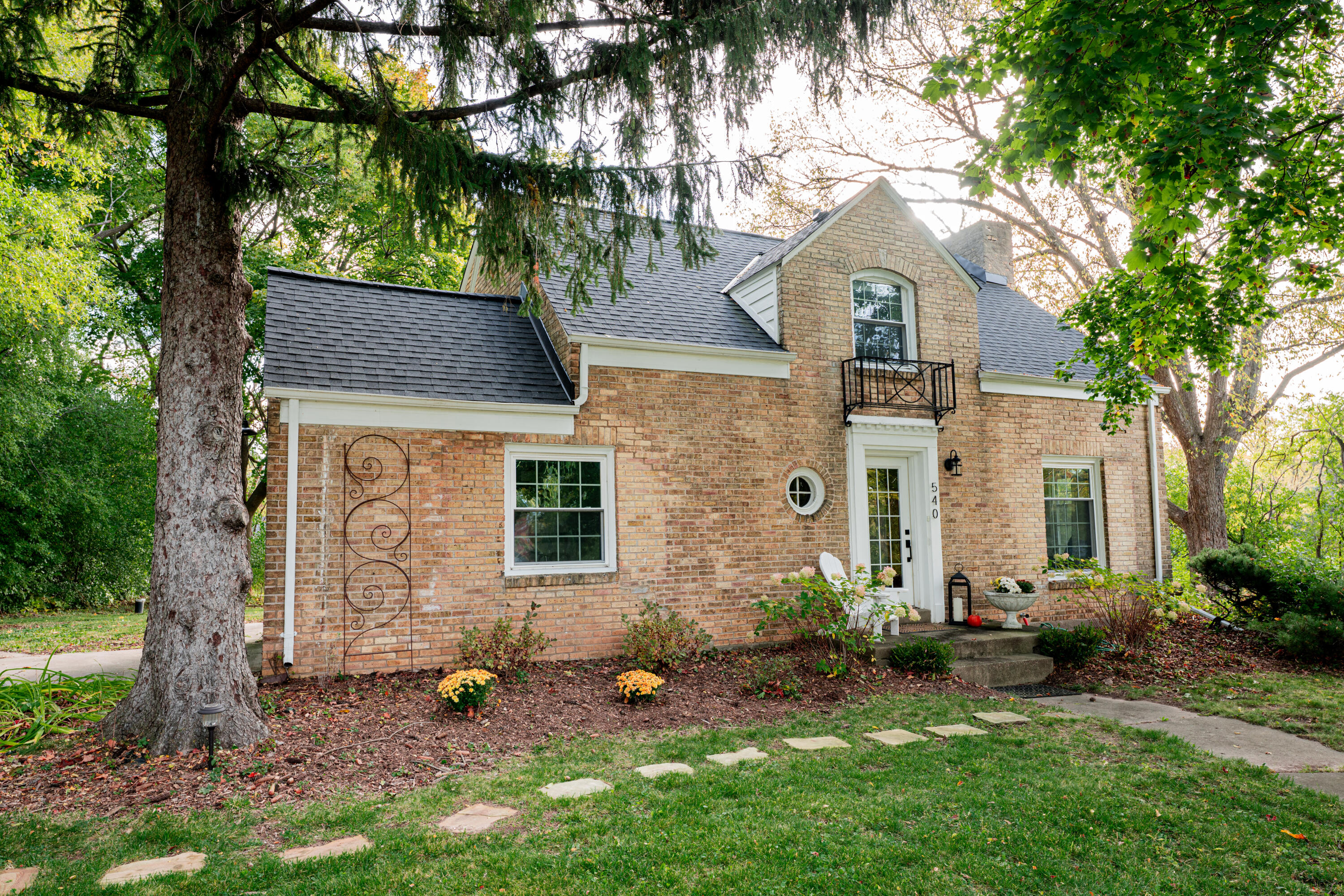 540 Crystal Lane Elm Grove, WI 53122 - Photo 10 of 77 RealEstate-116