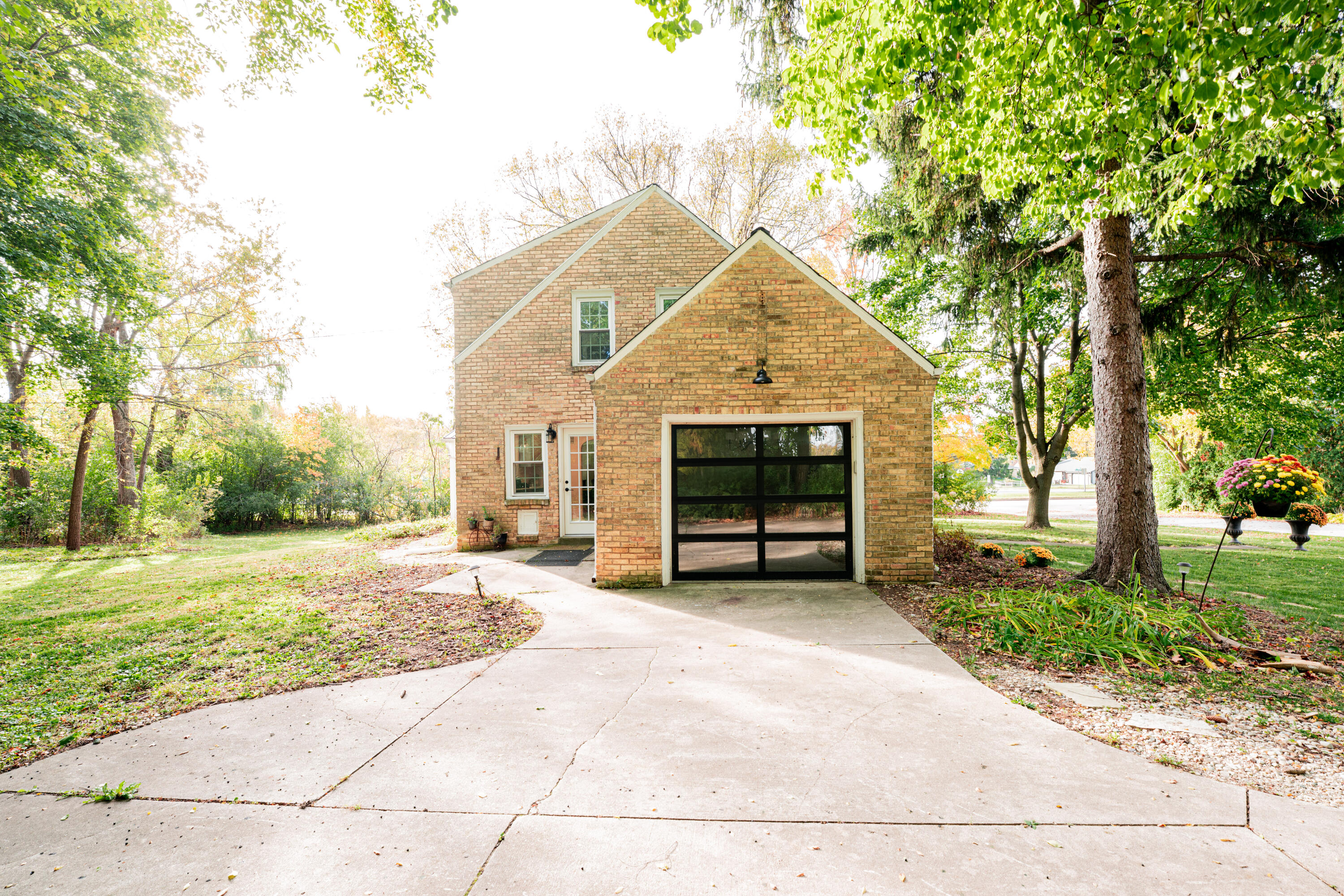 540 Crystal Lane Elm Grove, WI 53122 - Photo 2 of 77 RealEstate-120