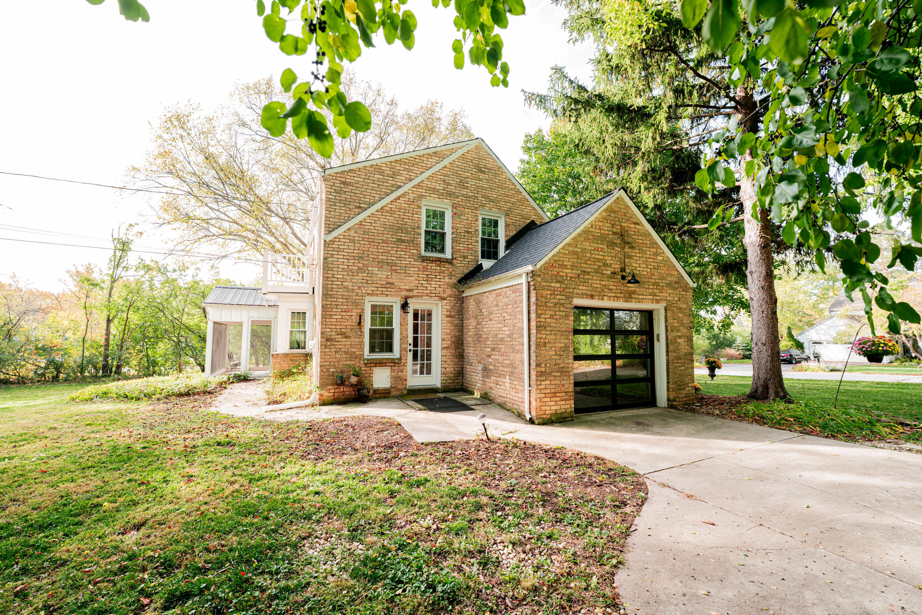 540 Crystal Lane Elm Grove, WI 53122 - Photo 4 of 77 RealEstate-123