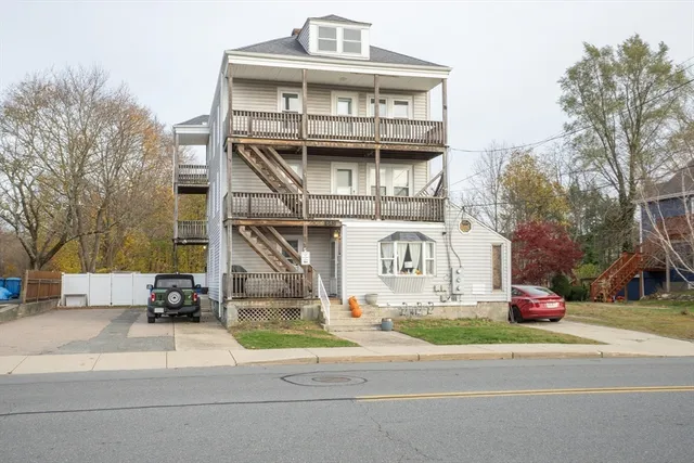 $2,400 | 643 Rathbun Street, Unit 3, Blackstone, MA 01504