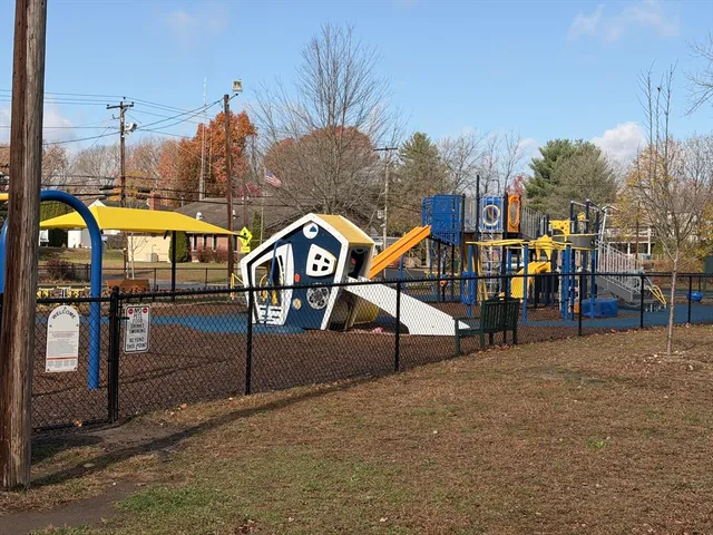 $2,400 | 643 Rathbun Street, Unit 3, Blackstone, MA 01504