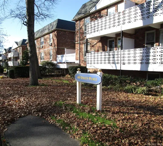 $469,900 | 40 Daley Place, Unit 227, Lynbrook, NY 11563