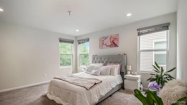 $4,000 | 28320 Verona Drive, Novi, MI 48377