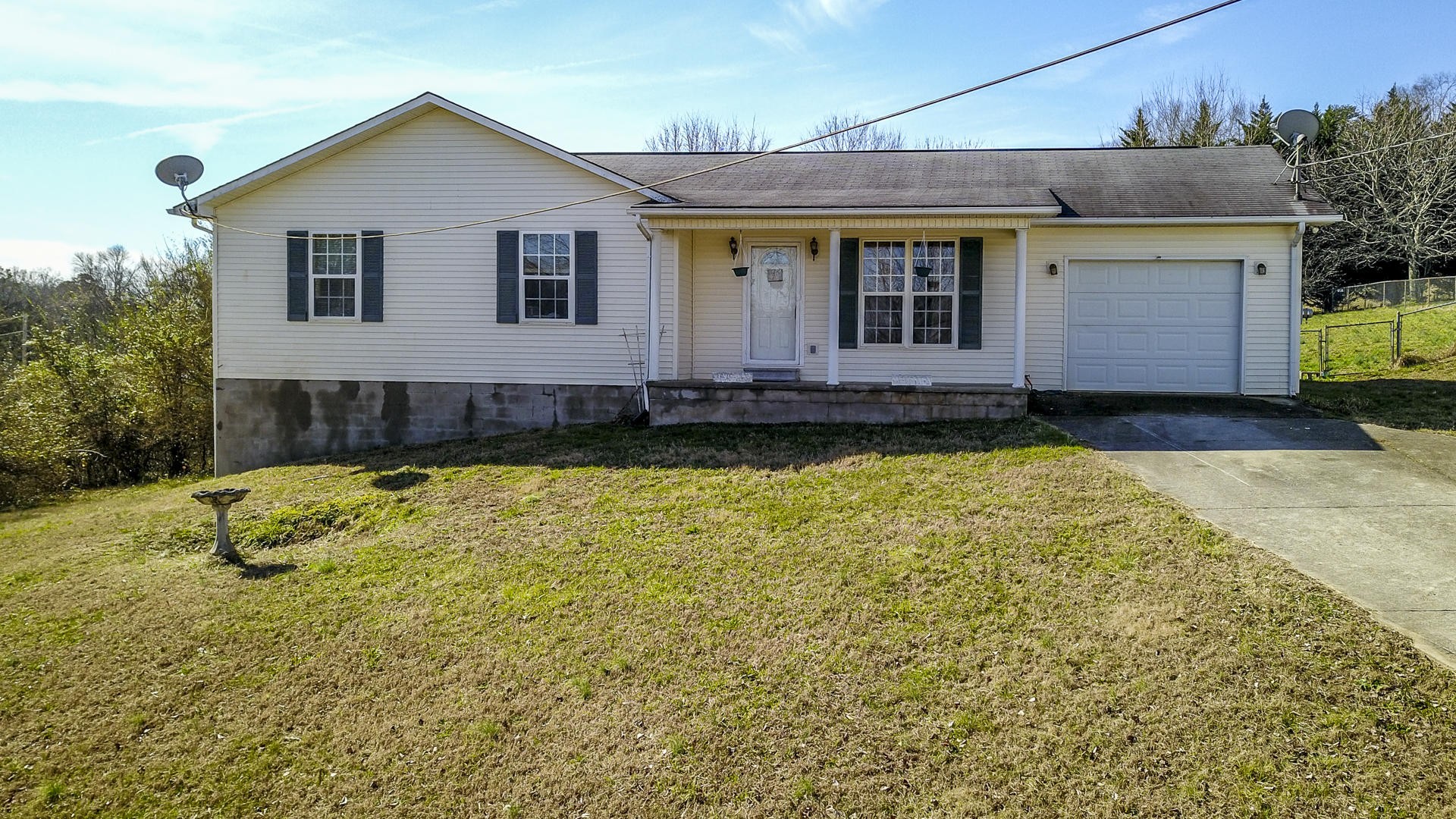 155 Pleasant View Loop Clinton, TN 37716 - Photo 1 of 22