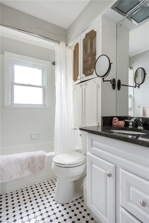 43 Hillview Road Gorham, ME 04038 - Photo 15 of 24 First floor full bathroom.