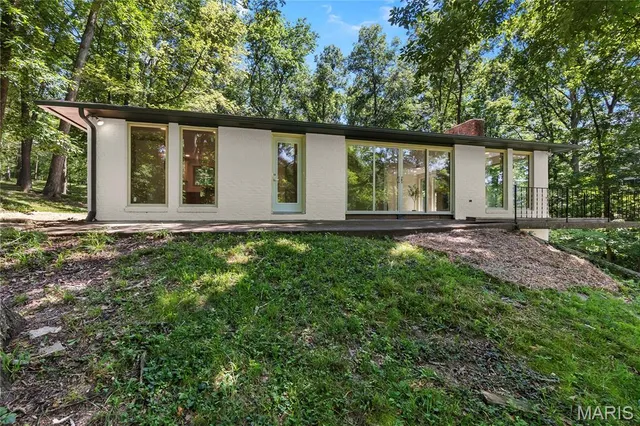 $360,000 | 495 South Lake Drive, Cape Girardeau, MO 63701