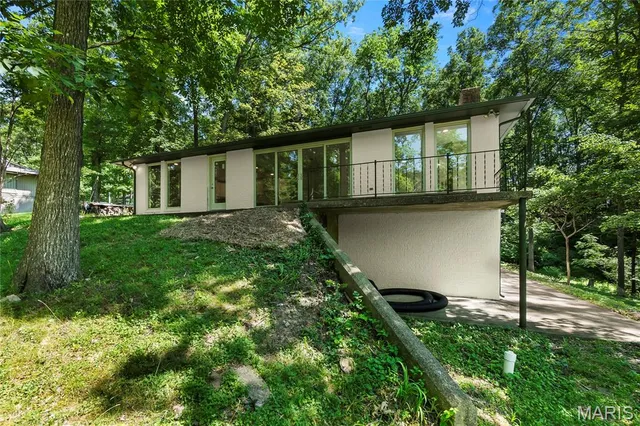 $360,000 | 495 South Lake Drive, Cape Girardeau, MO 63701