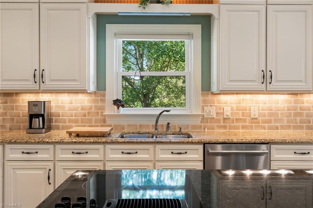 5701 Bunch Road Oak Ridge, NC 27310 - Photo 15 of 50 Kitchen