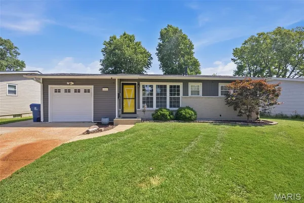 $240,000 | 1045 Florland Drive, Florissant, MO 63031