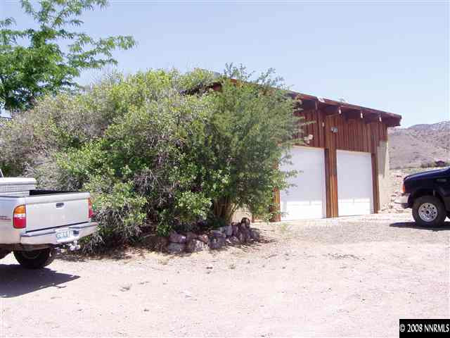 1000 Flagstone Road Reno, NV 89510 - Photo 4 of 8 a view of a car park in front of house