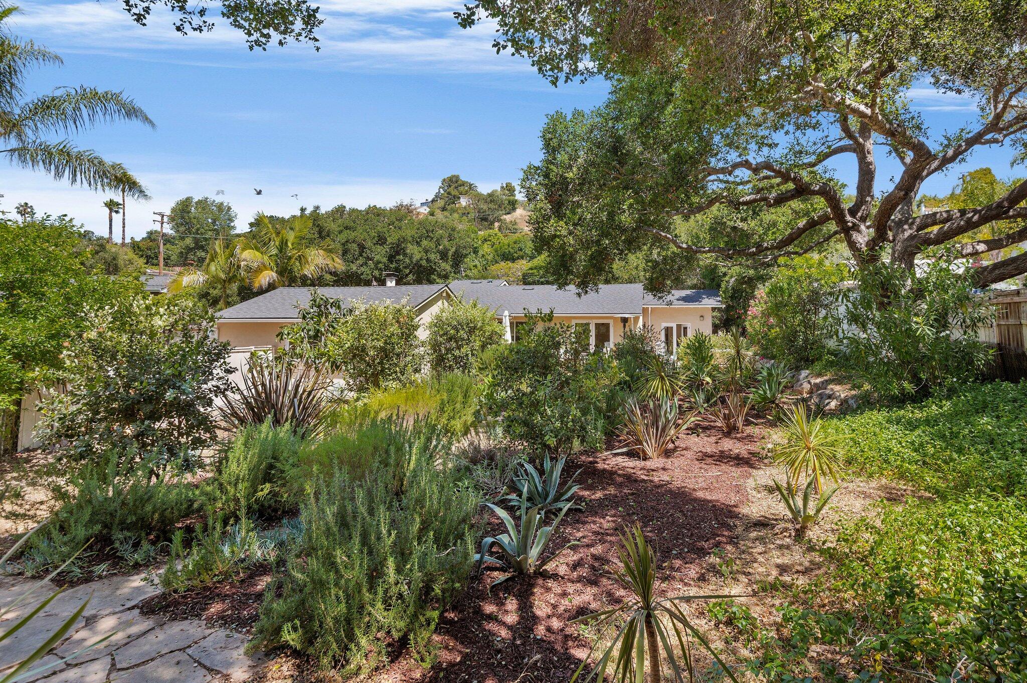 2805 Foothill Road Santa Barbara, CA 93105 - Photo 4 of 27 Gardens