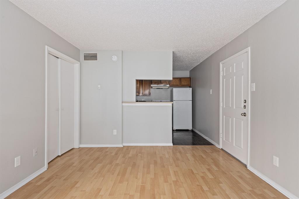 18333 Roehampton Drive, Unit 418 Dallas, TX 75252 - Photo 5 of 11 Gallery Image 5