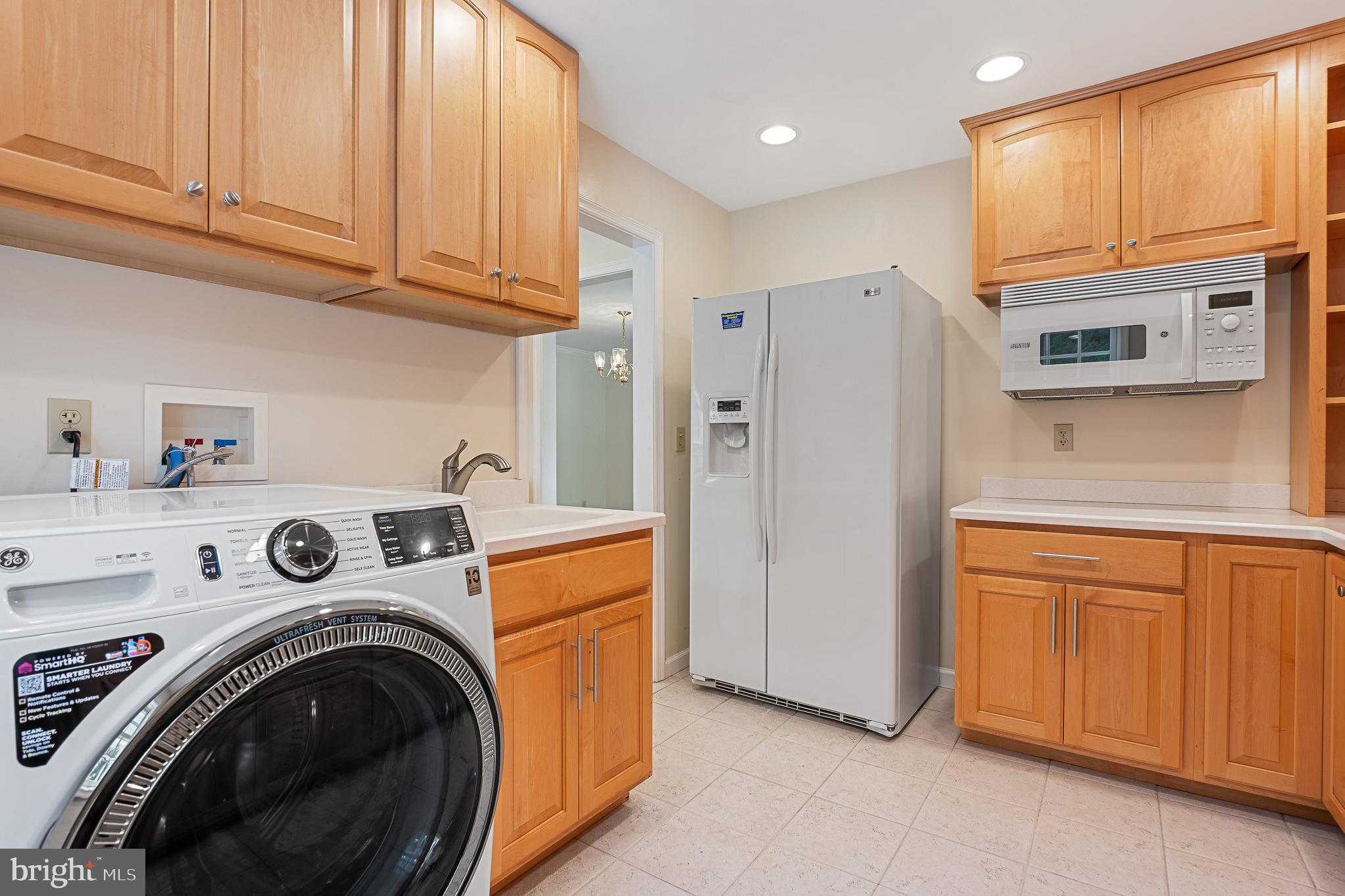 13000 Brandon Way Road Gaithersburg, MD 20878 - Photo 28 of 117 Laundry room/ pantry