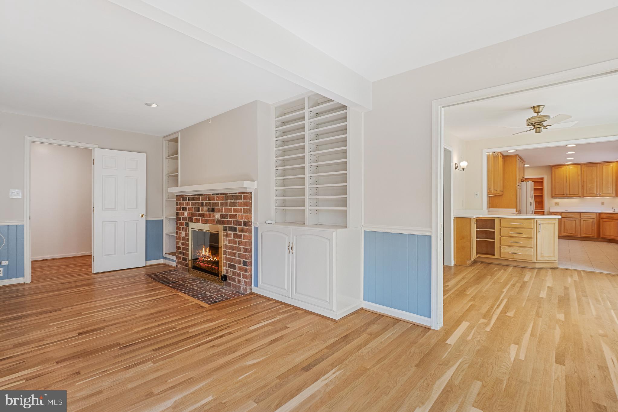 13000 Brandon Way Road Gaithersburg, MD 20878 - Photo 40 of 117 Gas fireplace