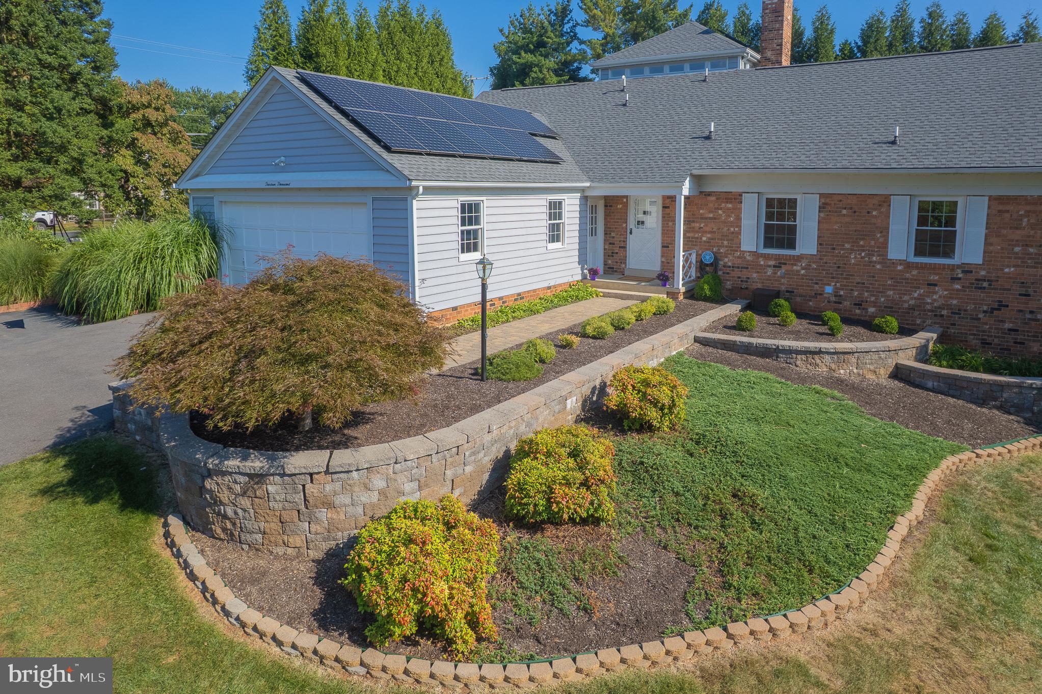 13000 Brandon Way Road Gaithersburg, MD 20878 - Photo 4 of 117 Front landscaping.