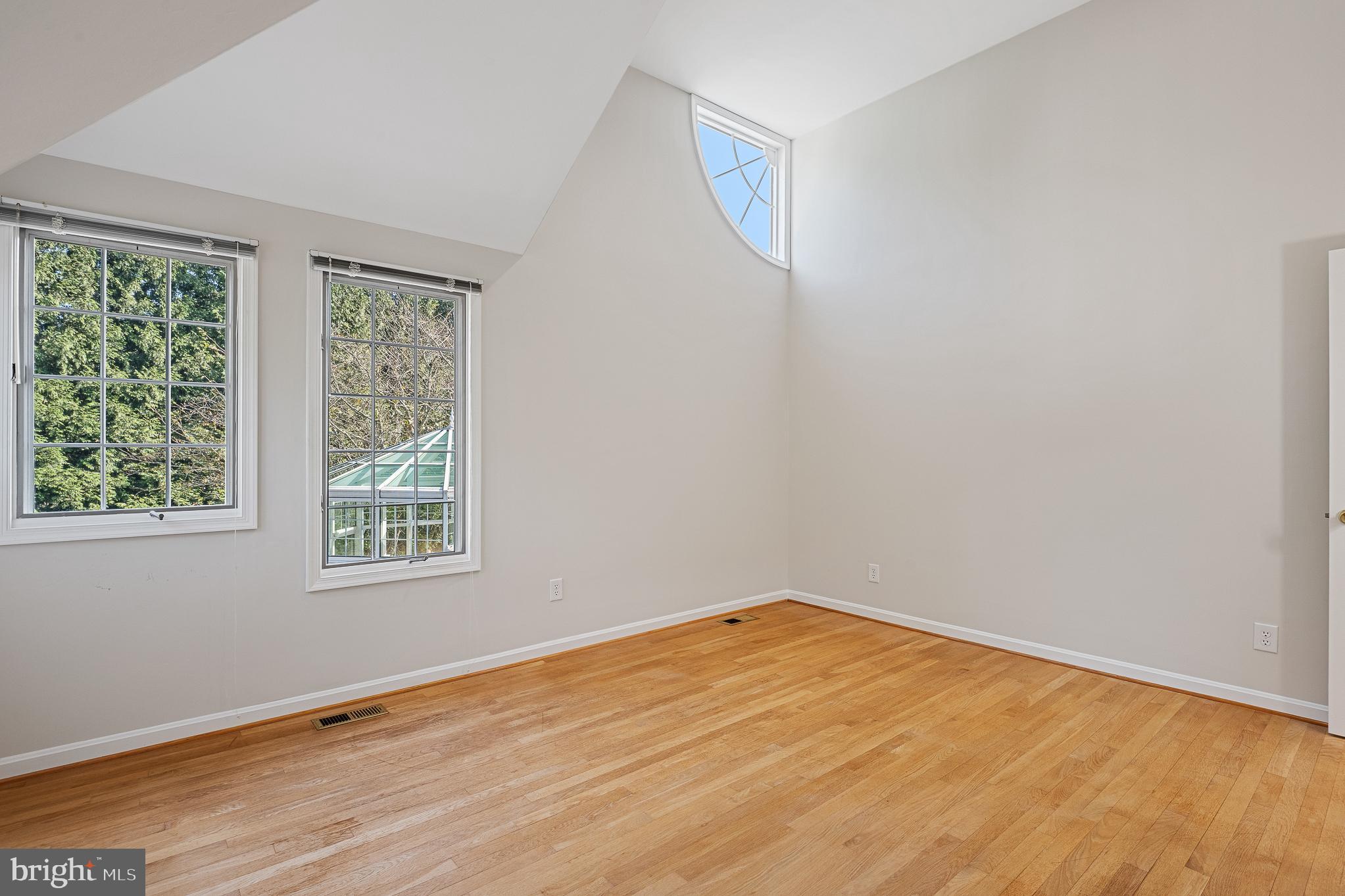 13000 Brandon Way Road Gaithersburg, MD 20878 - Photo 66 of 117 Bedroom 3 upstairs