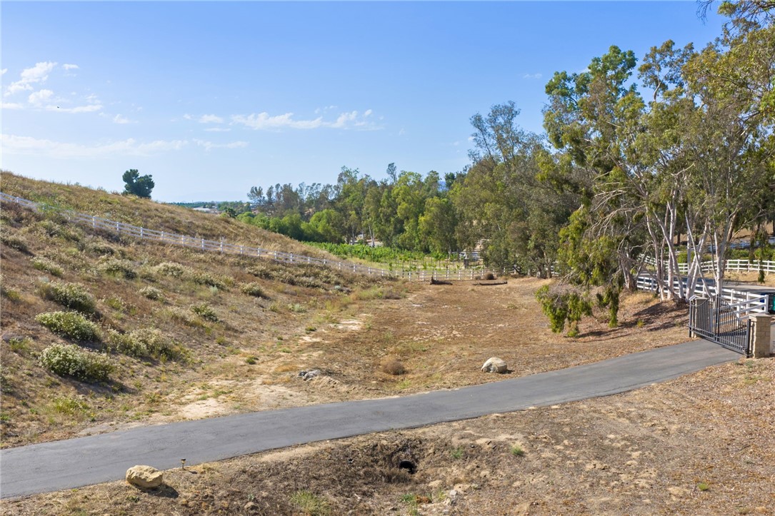 35825 Meadow Ridge Road Temecula, CA 92592 - Photo 12 of 75
