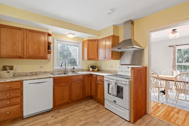 $369,000 | 6 Donnelly Court, St. Albans, VT 05478