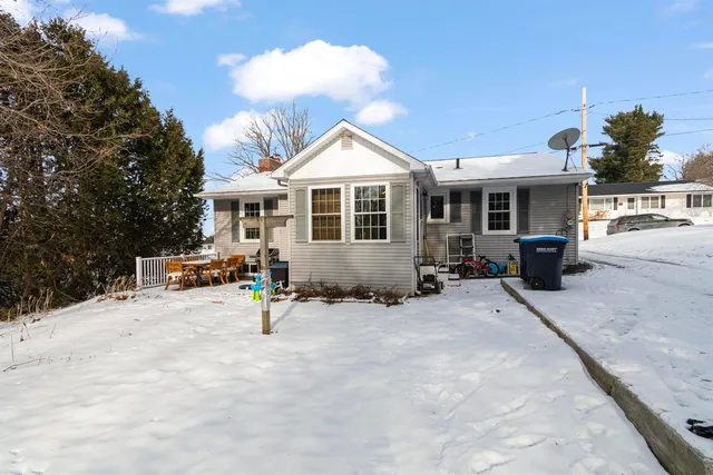 $369,000 | 6 Donnelly Court, St. Albans, VT 05478