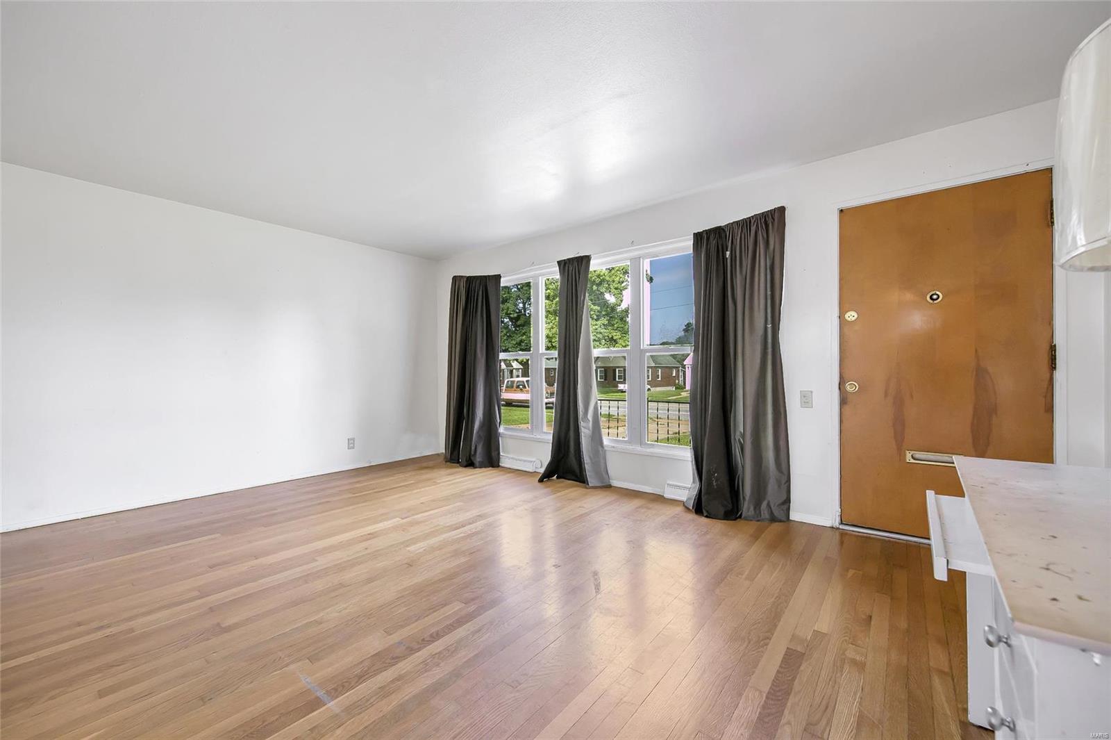 2272 Brown Road St. Louis, MO 63114 - Photo 3 of 30 Gallery Image 3