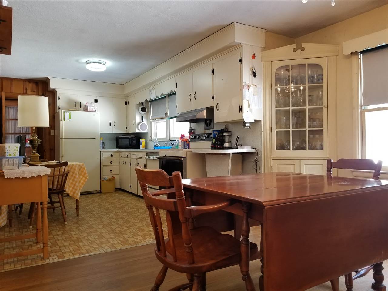 1233 Smyth Road Hooksett, NH 03106 - Photo 3 of 18
