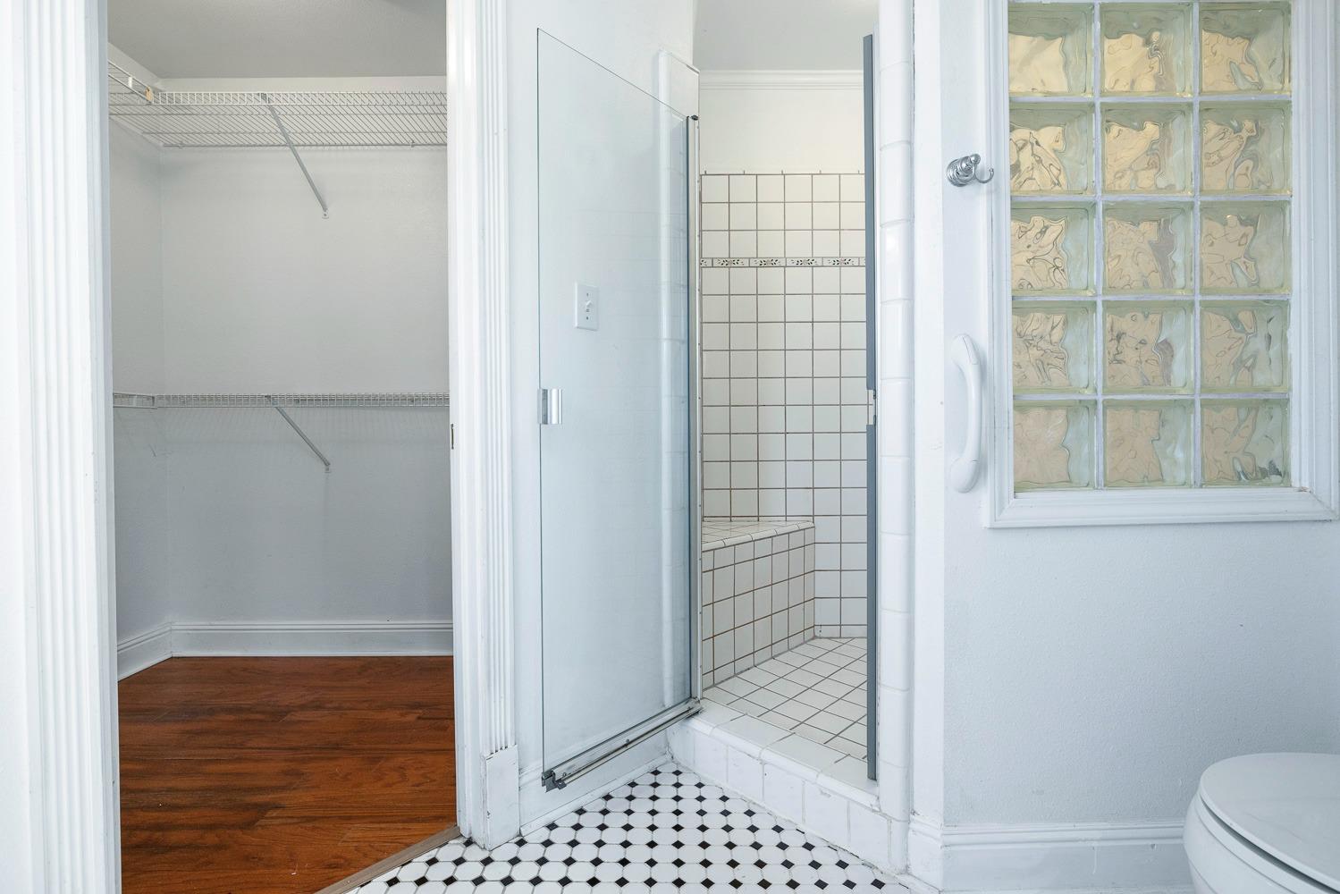 695 Monroe Street Coalinga, CA 93210 - Photo 40 of 44 a bathroom with a shower