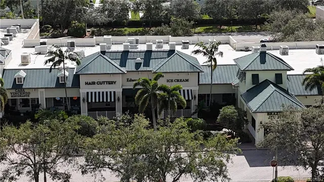 $390,000 | 608 Southeast Dean Terrace, Port St. Lucie, FL 34984