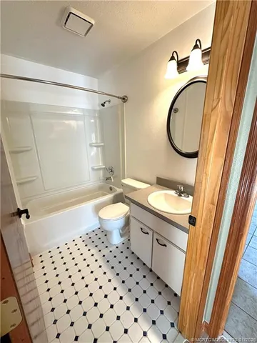 $390,000 | 608 Southeast Dean Terrace, Port St. Lucie, FL 34984