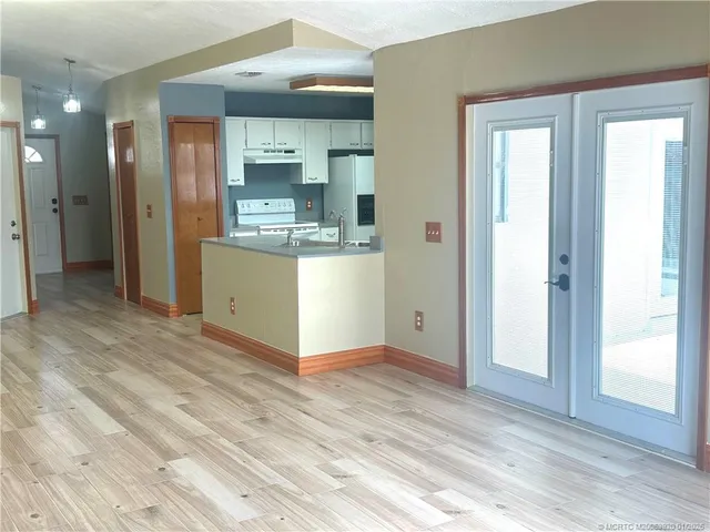 $390,000 | 608 Southeast Dean Terrace, Port St. Lucie, FL 34984