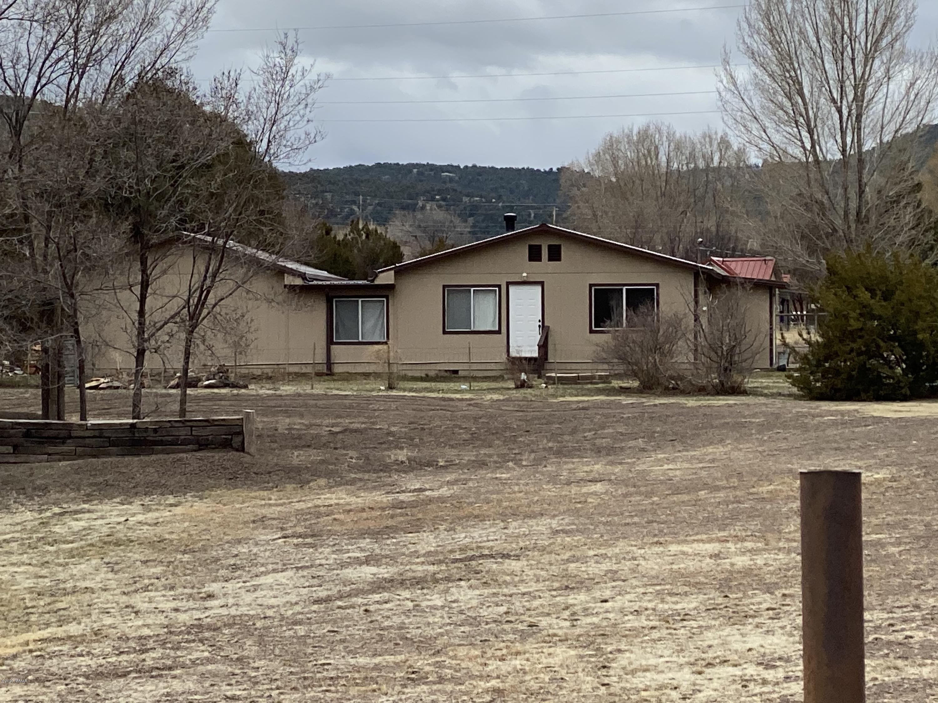 910 South Burk Street Eagar, AZ 85925 - Photo 4 of 35