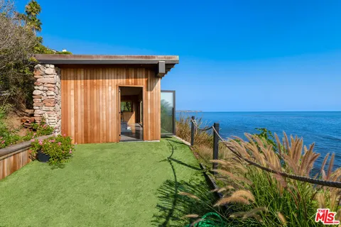$10,950,000 | 32804 Pacific Coast Highway, Malibu, CA 90265