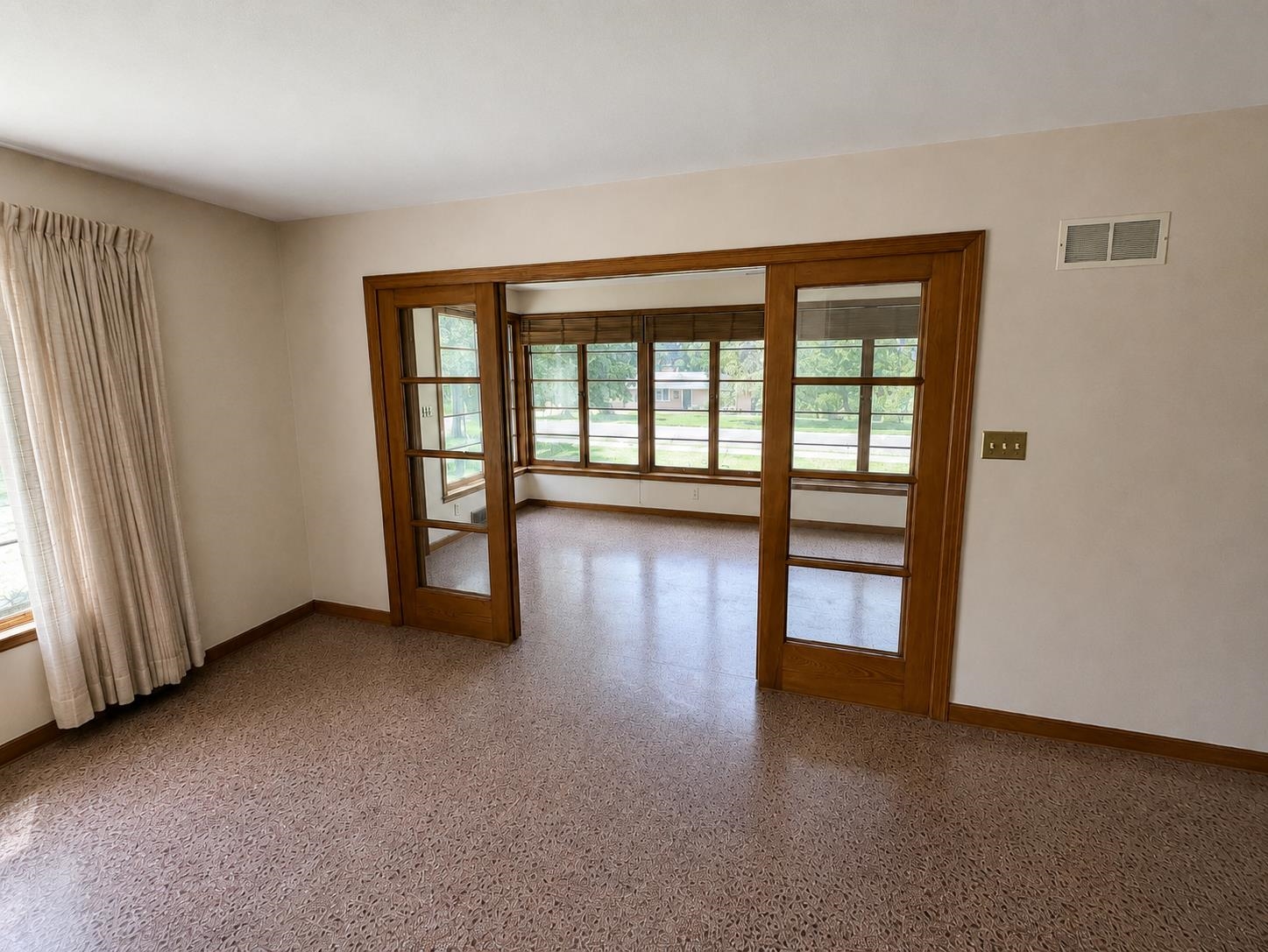 312 West Commerce Street Mineral Point, WI 53565 - Photo 10 of 23