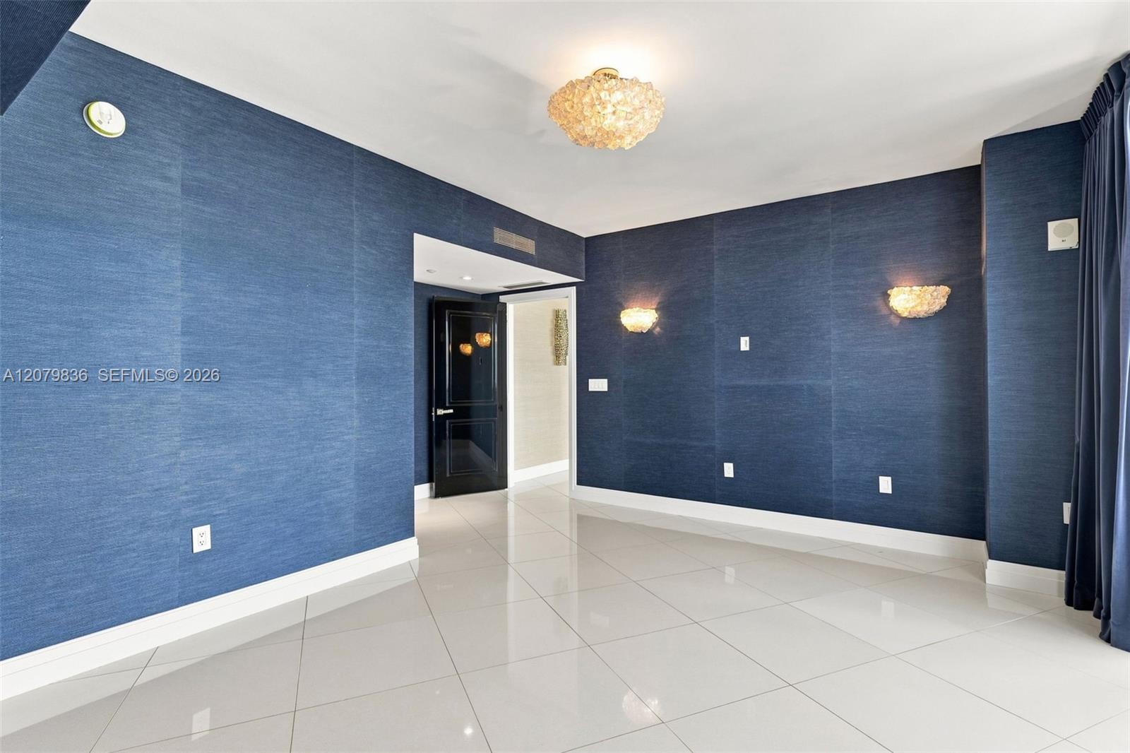 400 Alton Road, Unit 1804 Miami Beach, FL 33139 - Photo 18 of 35 Photo 18