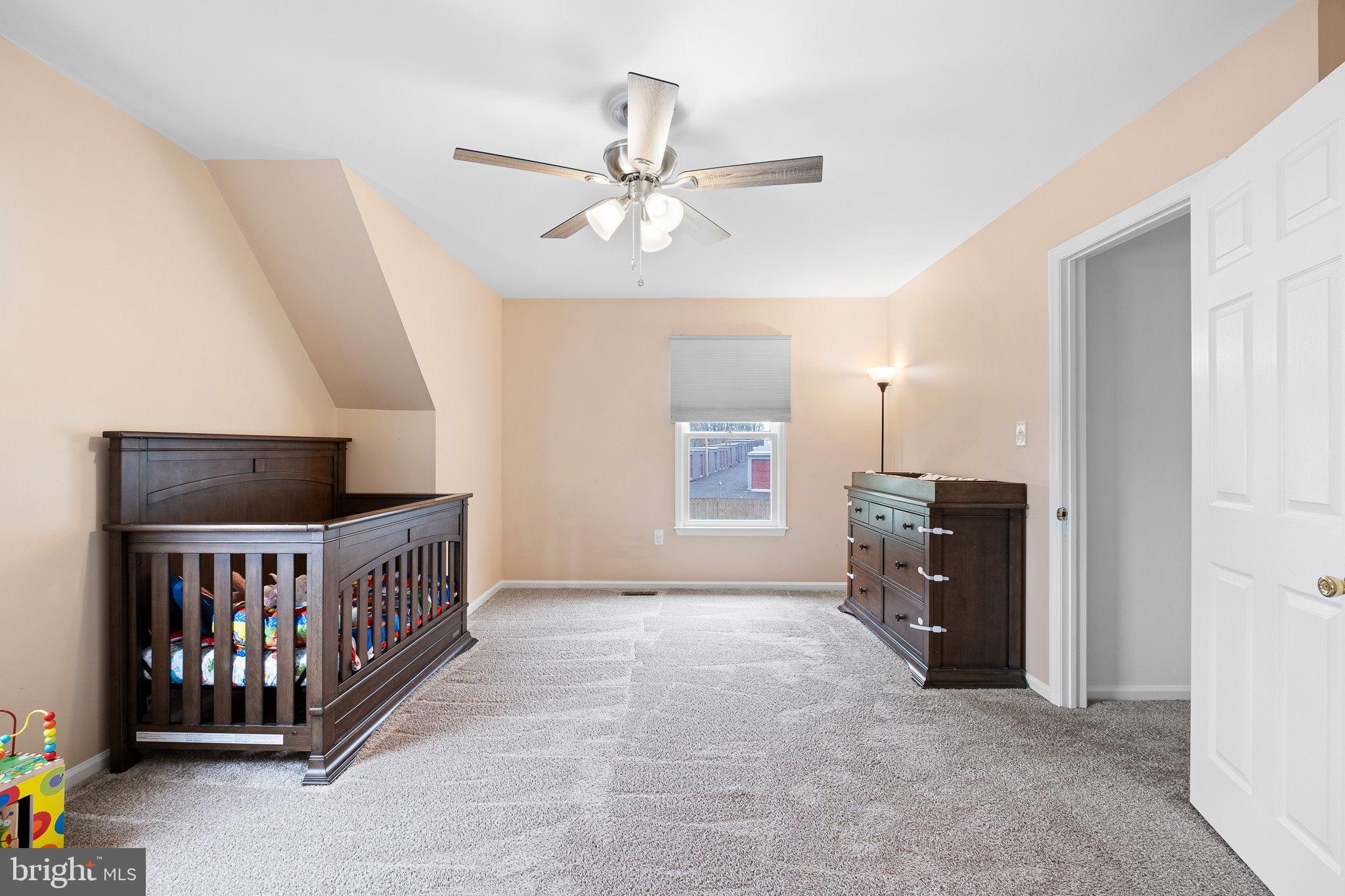 34 Sentry Lane Newark, DE 19711 - Photo 10 of 38 a view of a hallway with windows
