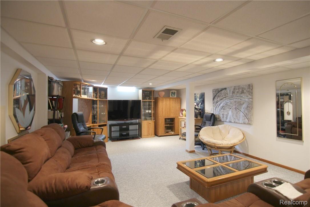 3215 Primrose Drive Rochester, MI 48307 - Photo 12 of 31 Primrose Dr Basement 2.jpg