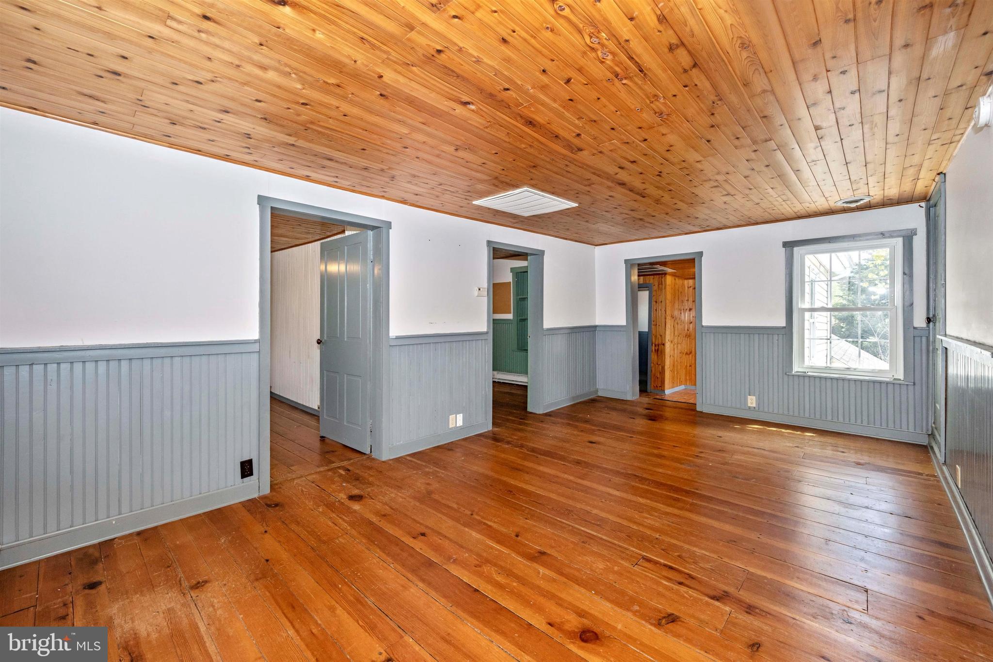 4307 Main Street Rohrersville, MD 21779 - Photo 30 of 55 2nd Floor Landing (Could be Office)