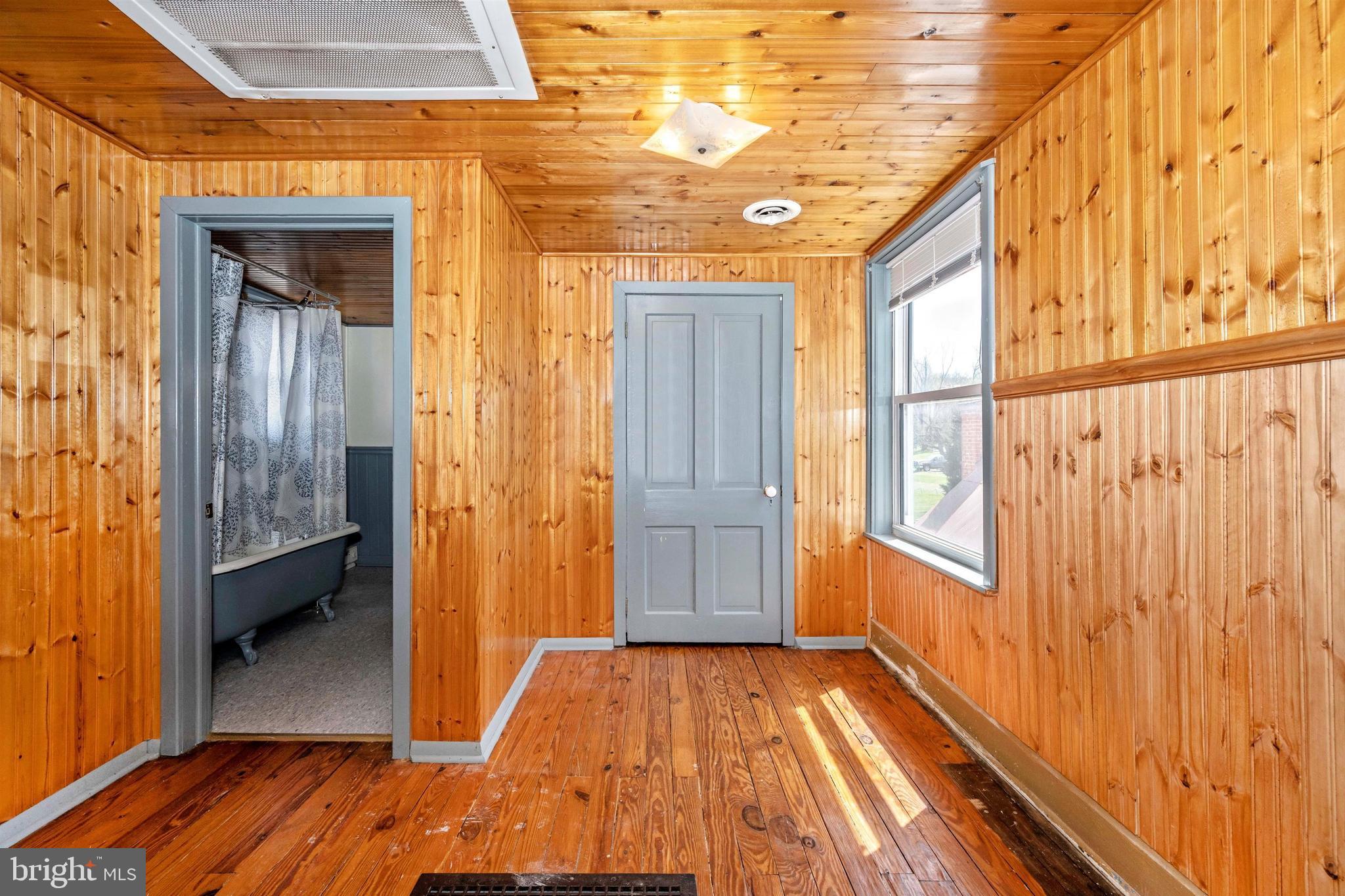 4307 Main Street Rohrersville, MD 21779 - Photo 37 of 55 2nd Floor Hall