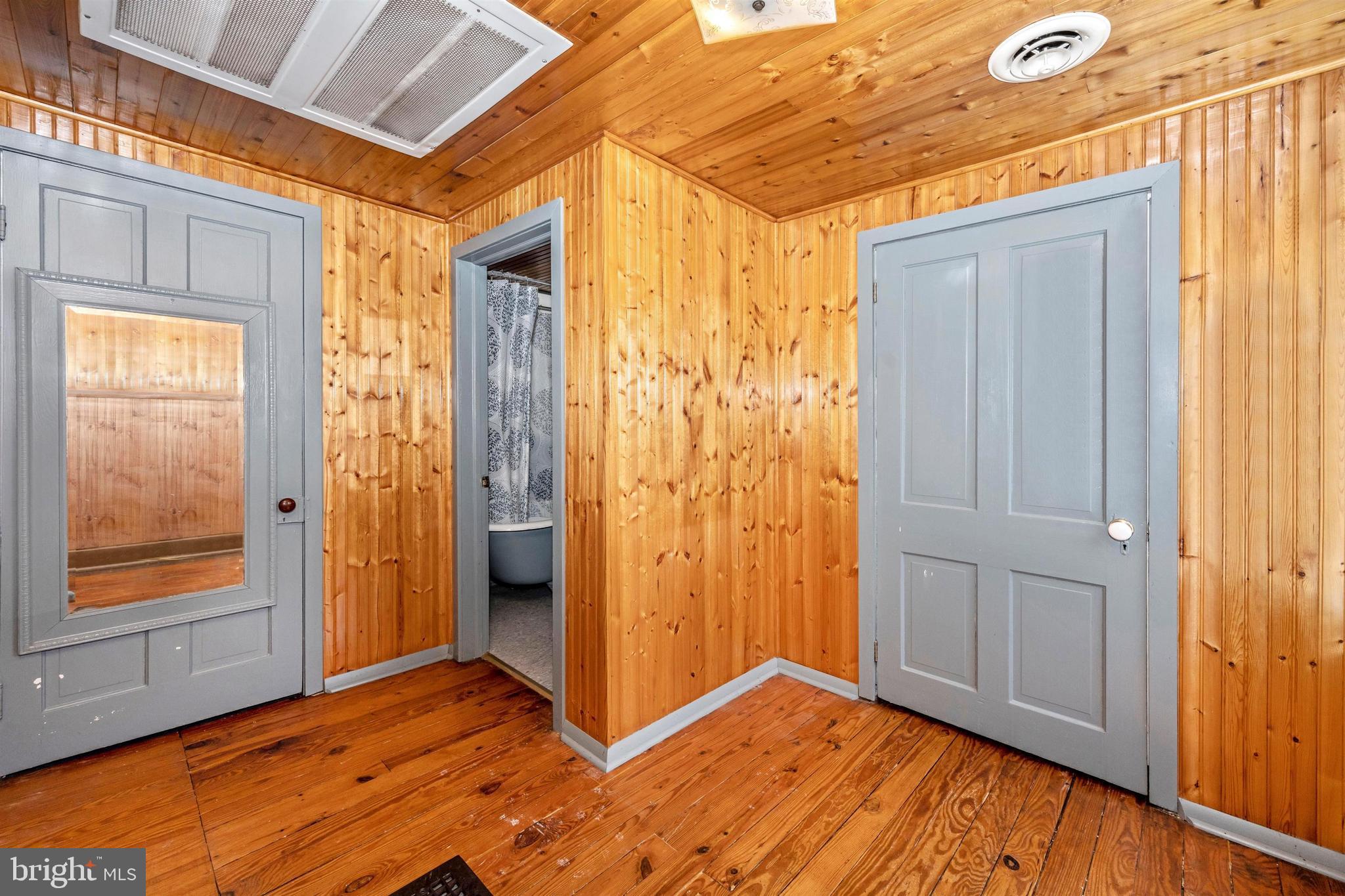 4307 Main Street Rohrersville, MD 21779 - Photo 38 of 55 2nd Floor Hall