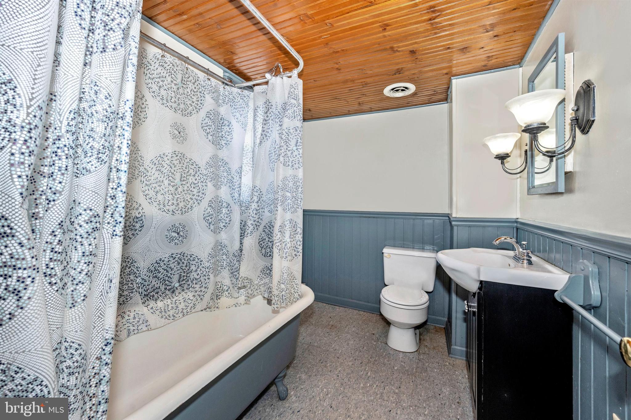 4307 Main Street Rohrersville, MD 21779 - Photo 39 of 55 2nd Floor Bath