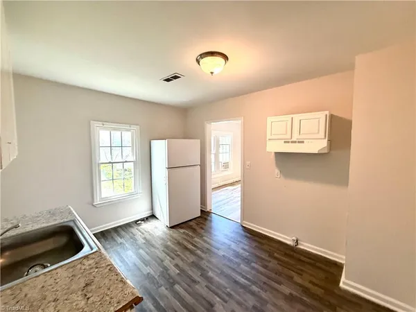 $1,350 | 3414 Summit Avenue, Greensboro, NC 27405