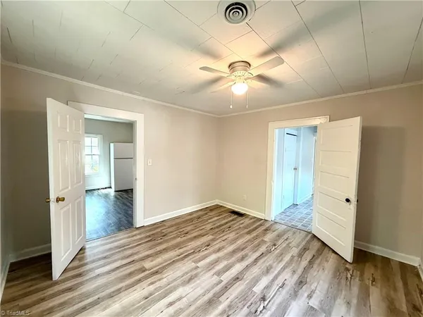 $1,350 | 3414 Summit Avenue, Greensboro, NC 27405