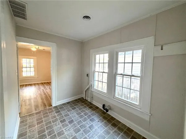 $1,350 | 3414 Summit Avenue, Greensboro, NC 27405