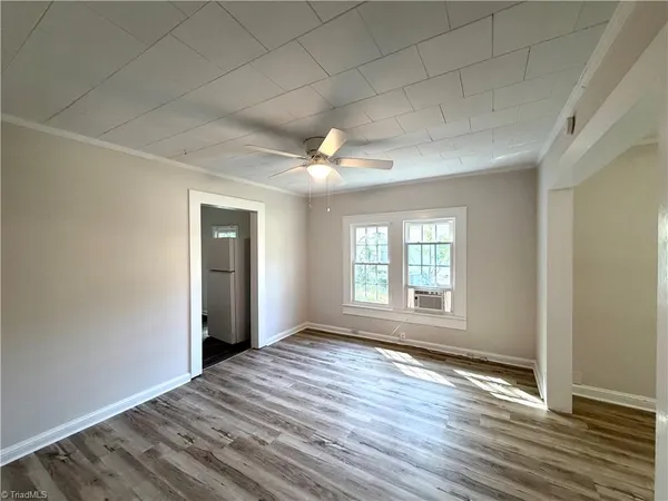 $1,350 | 3414 Summit Avenue, Greensboro, NC 27405