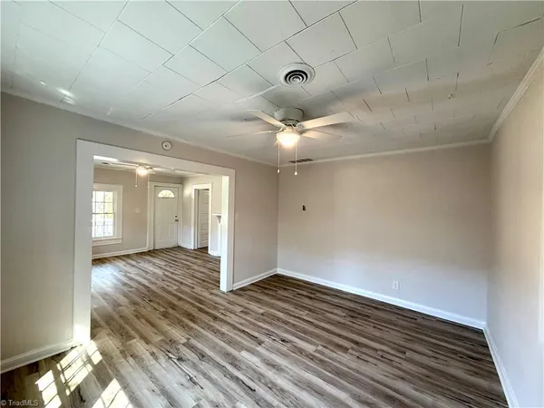 $1,350 | 3414 Summit Avenue, Greensboro, NC 27405