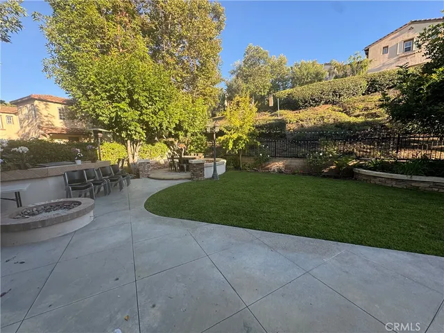 a view of outdoor space yard and green space