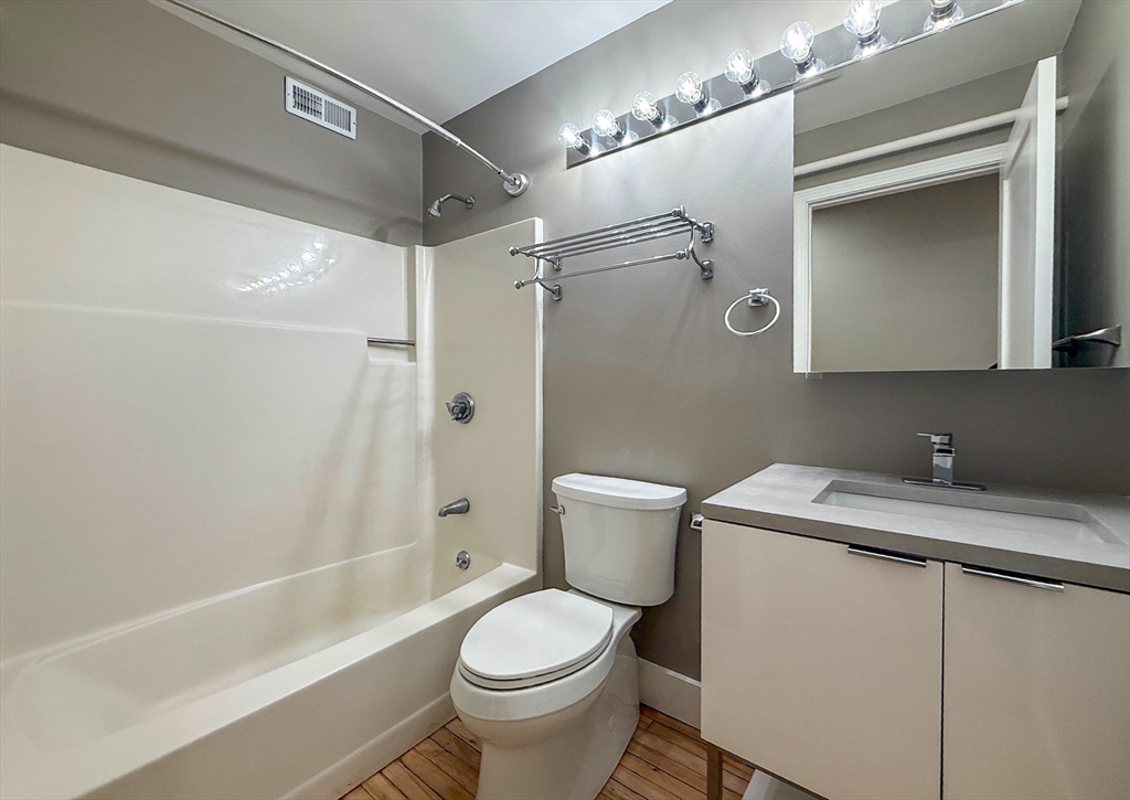 48-50 Winter Street, Unit 5R Boston, MA 02111 - Photo 5 of 11