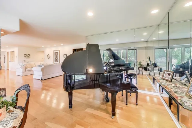 $450,000 | 3955 Mission Hills Road, Unit D, Northbrook, IL 60062