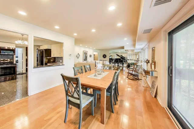 $450,000 | 3955 Mission Hills Road, Unit D, Northbrook, IL 60062