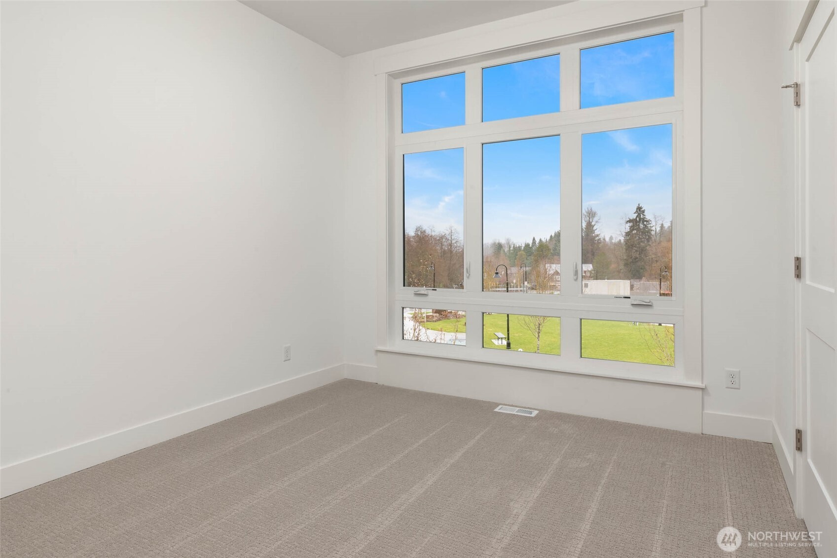 21021 Southeast 80th Street Issaquah, WA 98027 - Photo 35 of 38 a view of an empty room with a window