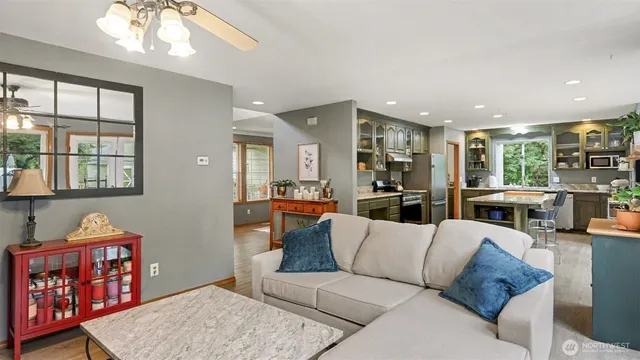 $925,000 | 13620 317th Avenue Northeast, Duvall, WA 98019